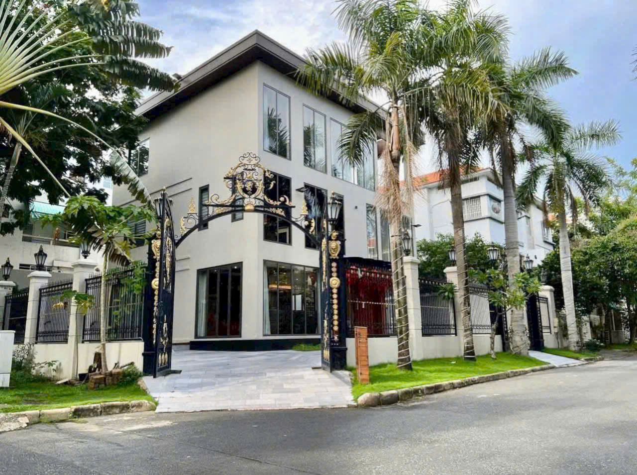 Bán Hoặc Cho Thuê Biệt Thự Mỹ Hoàng Phú Mỹ Hưng Q7